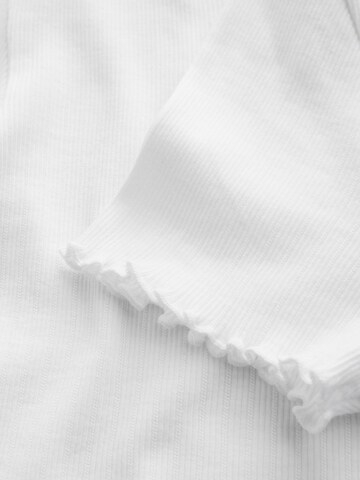 Tricou de la Next pe alb