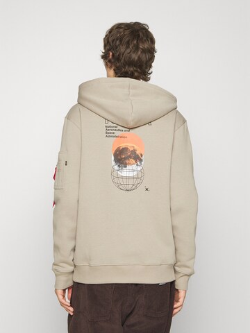 ALPHA INDUSTRIES Sweatshirt 'NASA Orbit' i beige: forside