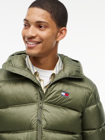 Tommy Jeans Zimska jakna | zelena barva
