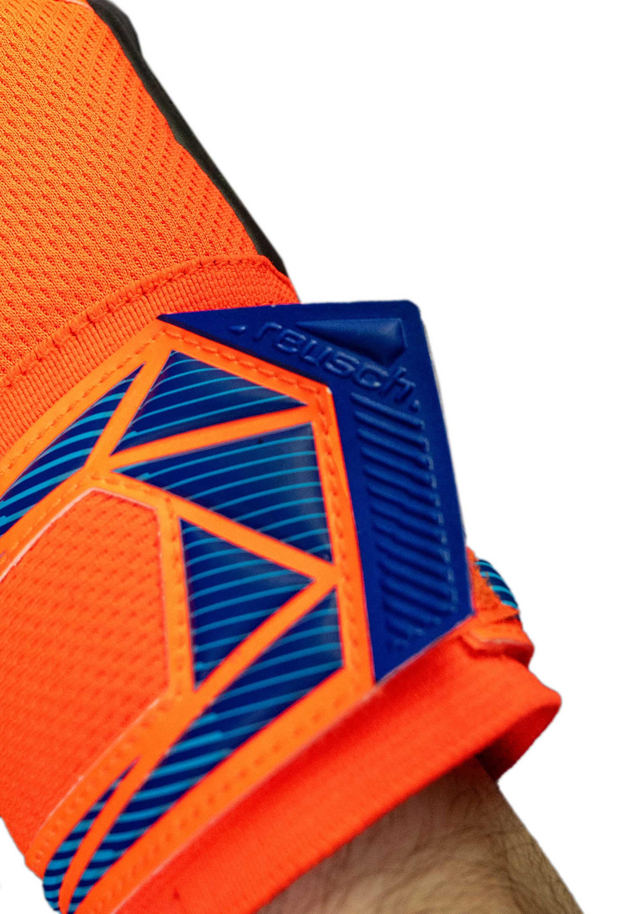 REUSCH Sporthandschoenen 'Attrakt Infinity Evolution NC' in Blauw