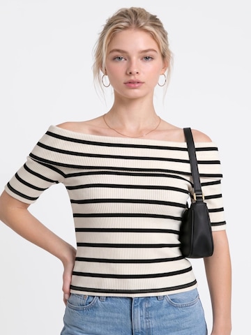 Alexa Dash Pullover in Beige