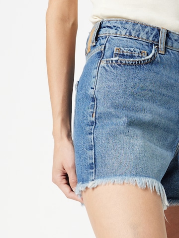 PIECES Regular Shorts 'Tulla' in Blau