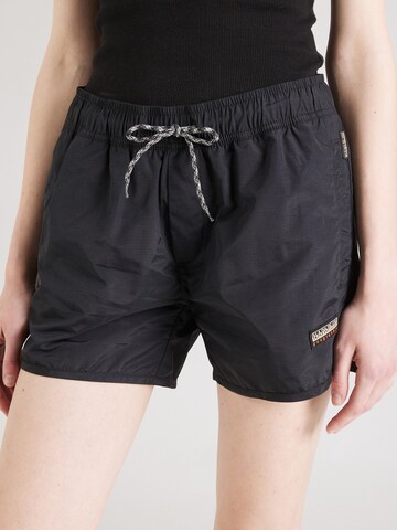 NAPAPIJRI Regular Shorts  'BOYD' in Schwarz