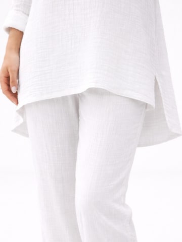 Tenue d'intérieur 'Ayda Modest' WENOR en blanc