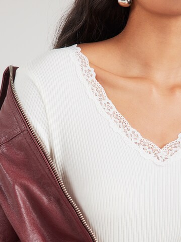 ONLY Póló 'ONLSARA SHARAI' - fehér