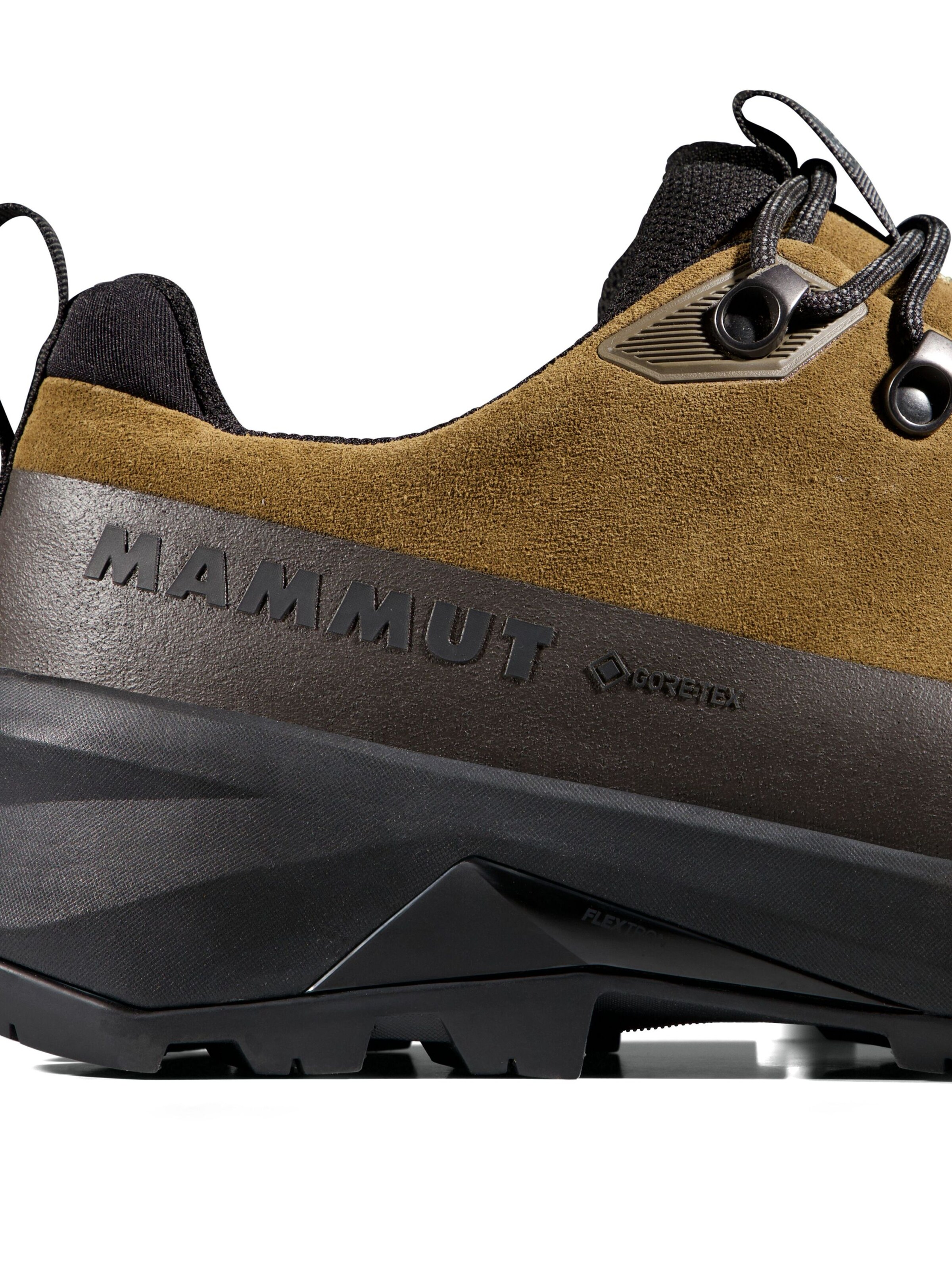 MAMMUT Flats in Brown