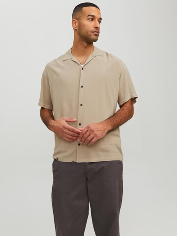 Fit confort Chemise 'Jeff' JACK & JONES en beige : devant