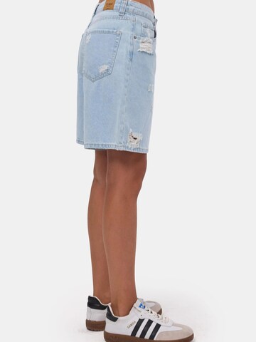 IT'S BASIC Baggy Jeans 'BAGGY MINI DENIM SHORT' in Blauw