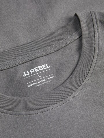 JJ Rebel - Camiseta 'JREBROCKY' en gris