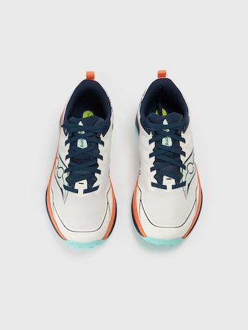 Chaussure de course 'PEREGRINE 16' saucony en blanc