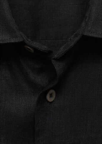 MANGO MAN Regular fit Button Up Shirt 'Parrot' in Black