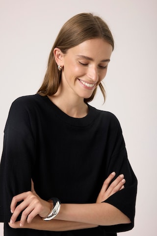 SOAKED IN LUXURY Trui in Zwart