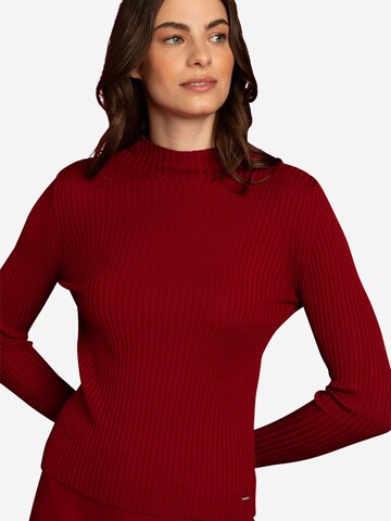 MORE & MORE Sweater in Red