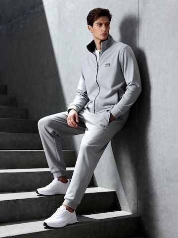 Tommy Life Sweat suit in Grey