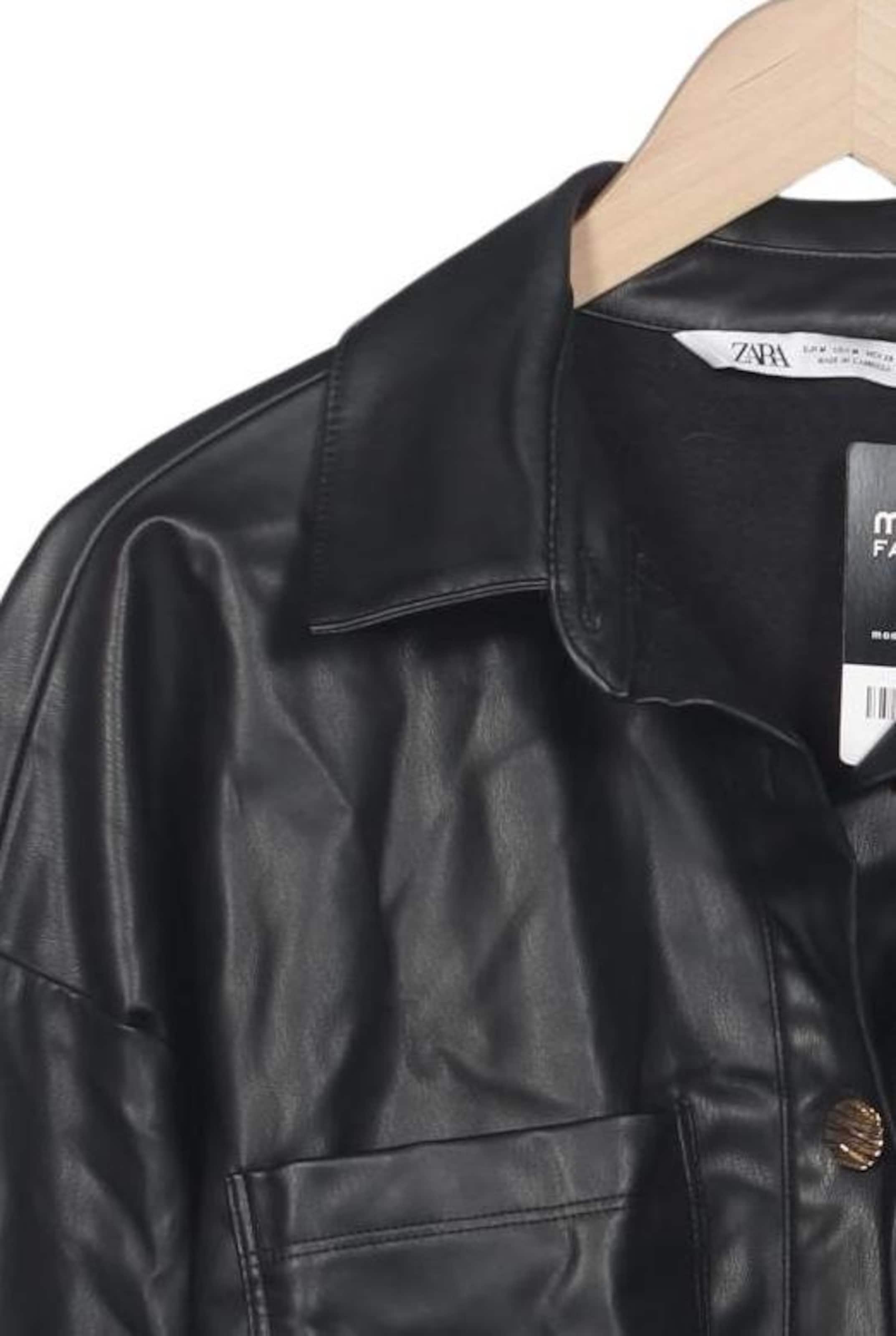 ZARA Jacket & Coat in M in Black