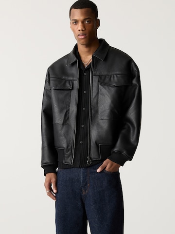 Pull&Bear Between-season jacket in Black: front