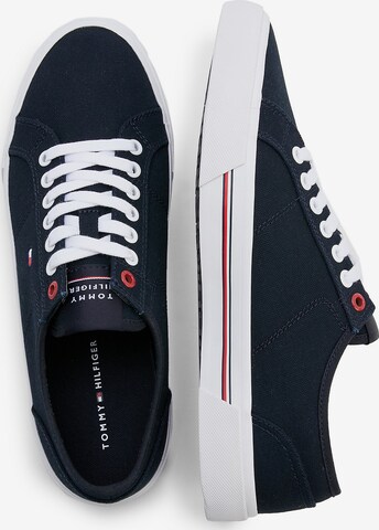 TOMMY HILFIGER Sneakers laag in Blauw