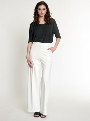 Ana Alcazar Loose fit Pleated Pants 'Kadosa' in White