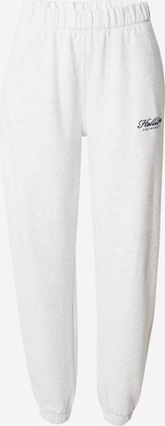 HOLLISTER Tapered Broek in Grijs: voorkant