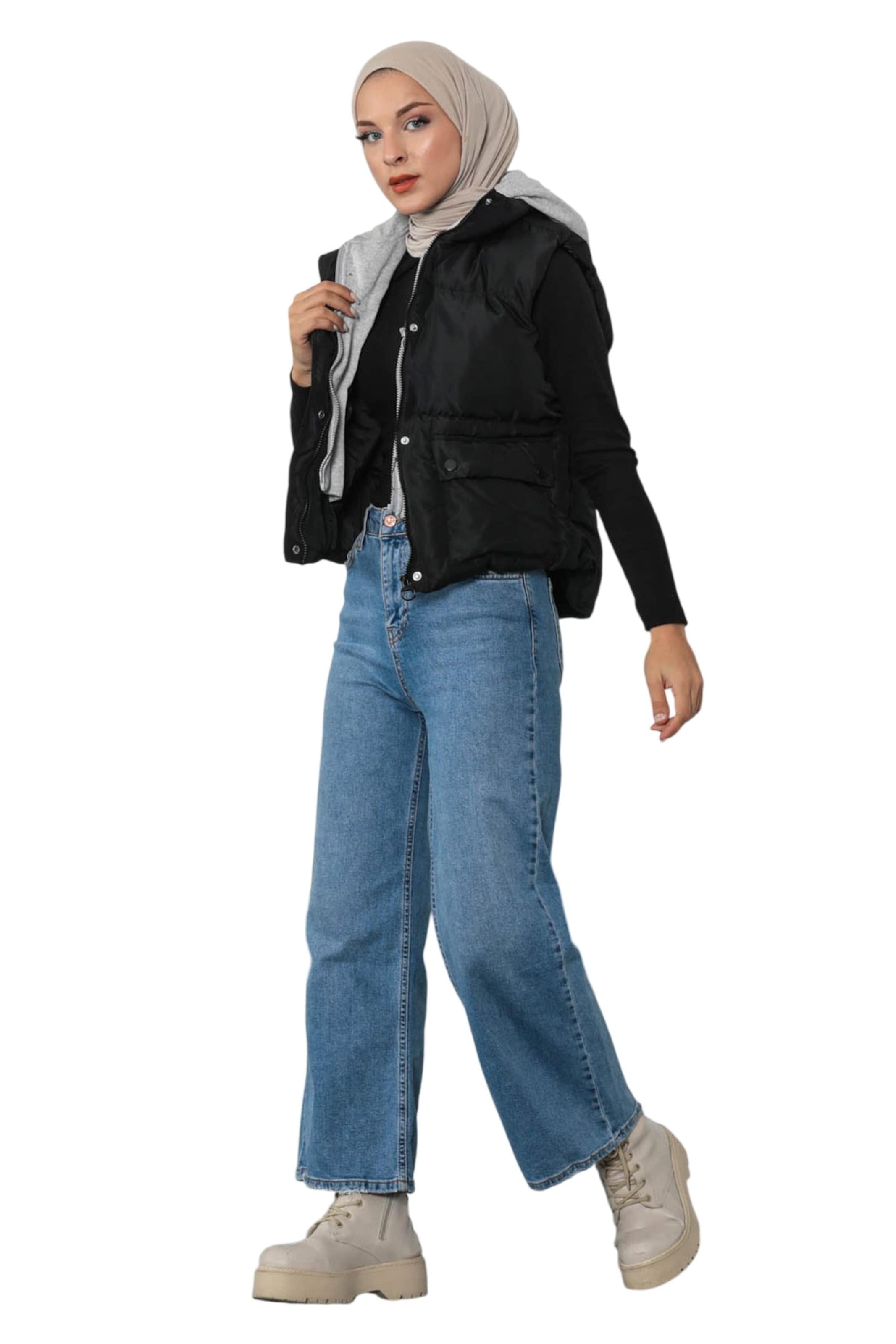 MODAMIHRAM Vest in Black