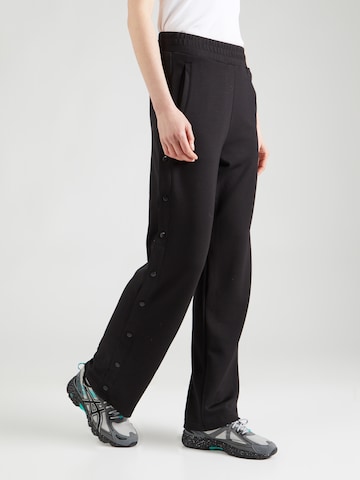 aim'n Regular Sports trousers in Black