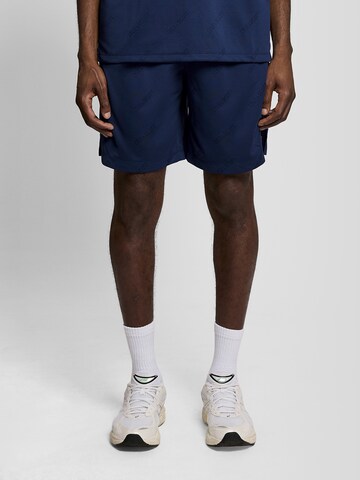 Lyle & Scott Regular Broek in Blauw: voorkant