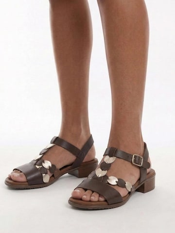 Maciejka Sandal 'E7394-02/00-1' in Brown