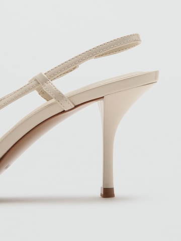 MANGO Sling körömcipők 'DAY' - bézs