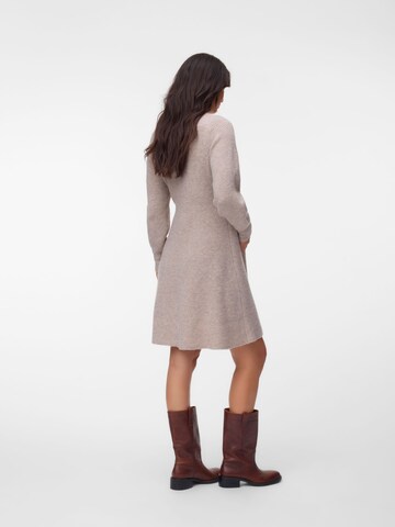 Vero Moda Maternity - Vestido de punto 'VMMangalina' en beige