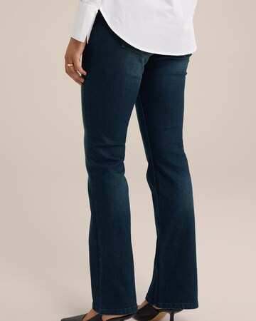 WE Fashion Flared Jeans in Blue