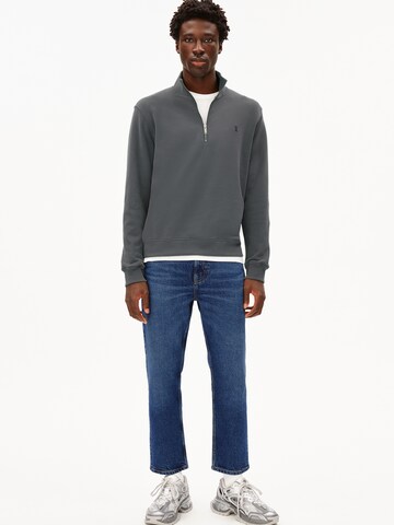ARMEDANGELS Sweatshirt in Grey