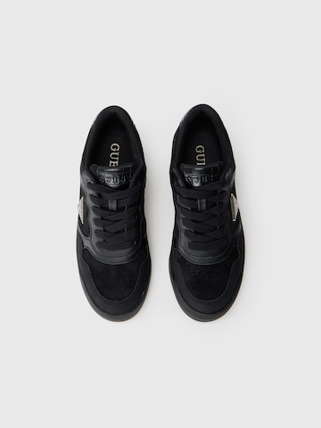 Baskets basses 'MIRAM' GUESS en noir