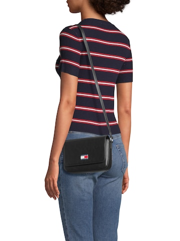 Tommy Jeans Válltáska 'ESS MUST' - fekete