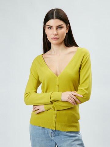 Influencer Strickjacke in Grün: Vorderseite