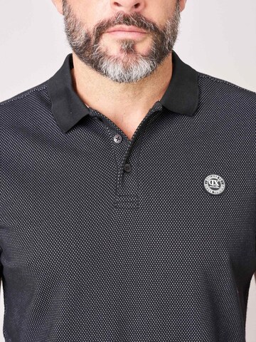Deeluxe Shirt in Schwarz
