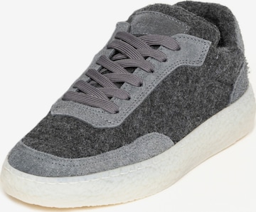 Gottstein Sneakers in Grey: front