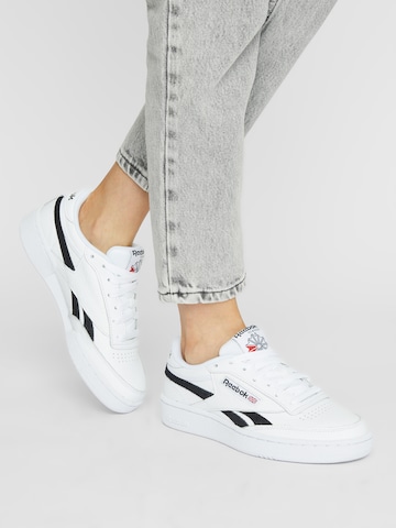 Sneaker low 'Revenge Plus' de la Reebok pe alb: față