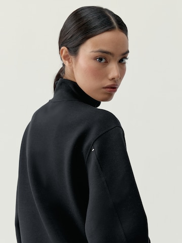Born Sportief sweatshirt ' Bloom ' in Zwart