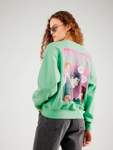 ONLY Sweatshirt 'CARMEN' in Green: front