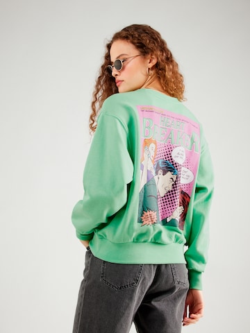 Sweat-shirt 'CARMEN' ONLY en vert : devant