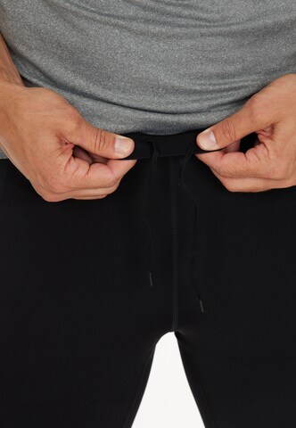 ELITE LAB Skinny Pants in Black