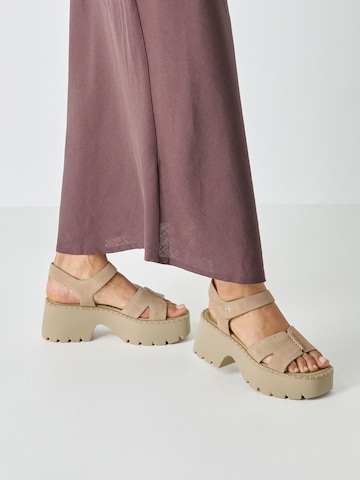 Sandales Tamaris en beige : devant