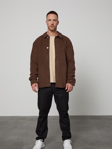 DAN FOX APPAREL Jacke 'Lean' in Braun: predná strana