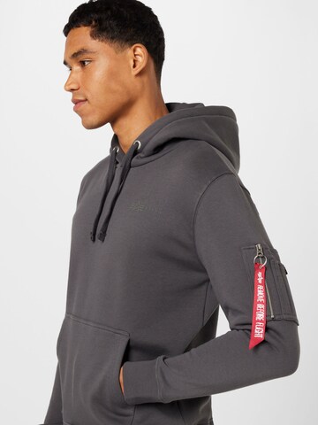 ALPHA INDUSTRIES Sweatshirt in Grey