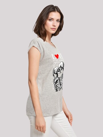 T-shirt 'Love is all you need' F4NT4STIC en gris