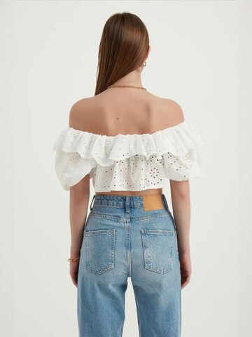 Hiccup - Blusa em branco