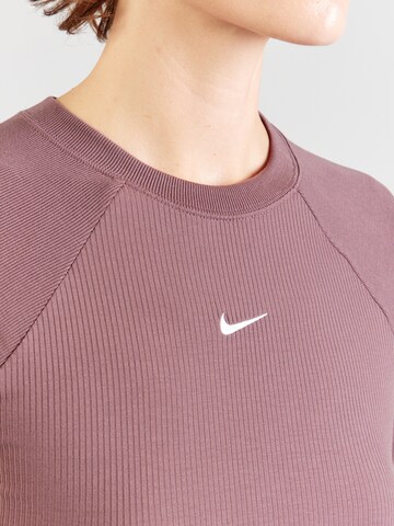 Nike Sportswear Paita 'CHILL' värissä punainen