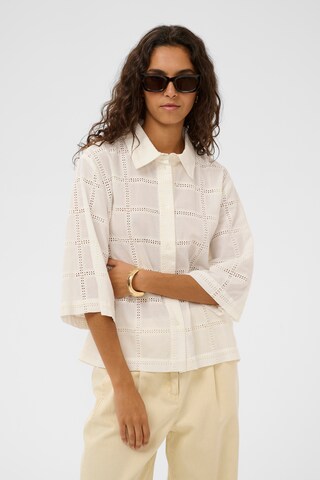 Chemisier 'SLCarmelita' SOAKED IN LUXURY en blanc : devant