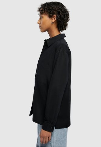 Urban Classics Blouse in Zwart