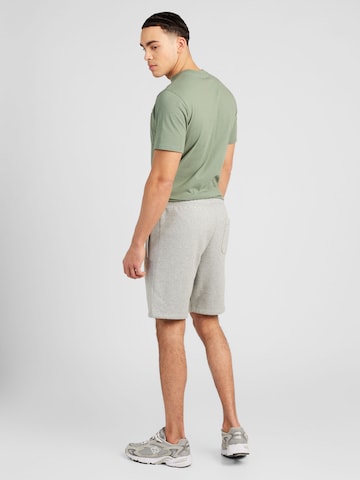 Carhartt WIP Normální Kalhoty 'Chase' – šedá